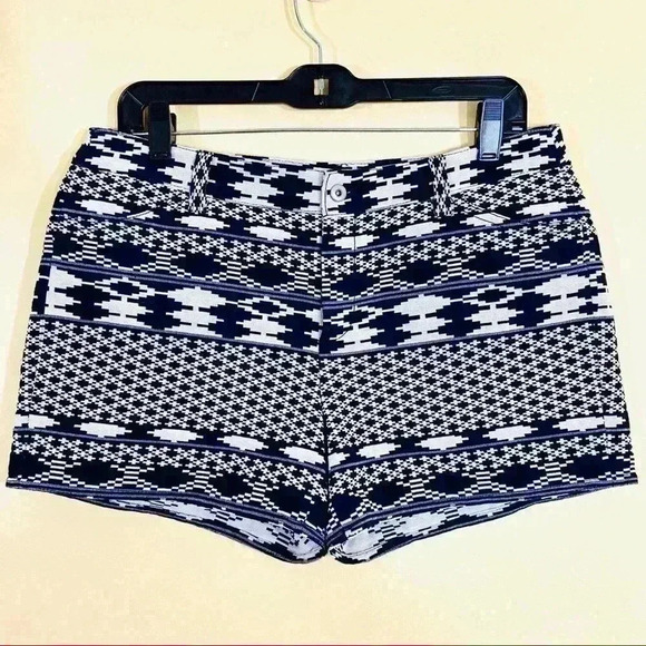 Laundry by Shelli Segal Navy & White Tribal Aztec Cotton Blend Shorts Size 8 - Picture 2 of 14